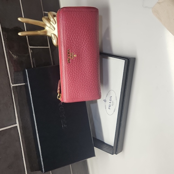 Prada Corner Zip Pebbled Leather Wallet - Picture 3 of 11